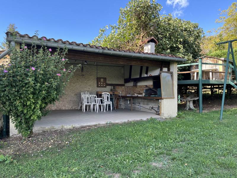 Vente Maison CHANTERAC - 7 pièces -155 m² - (24190)