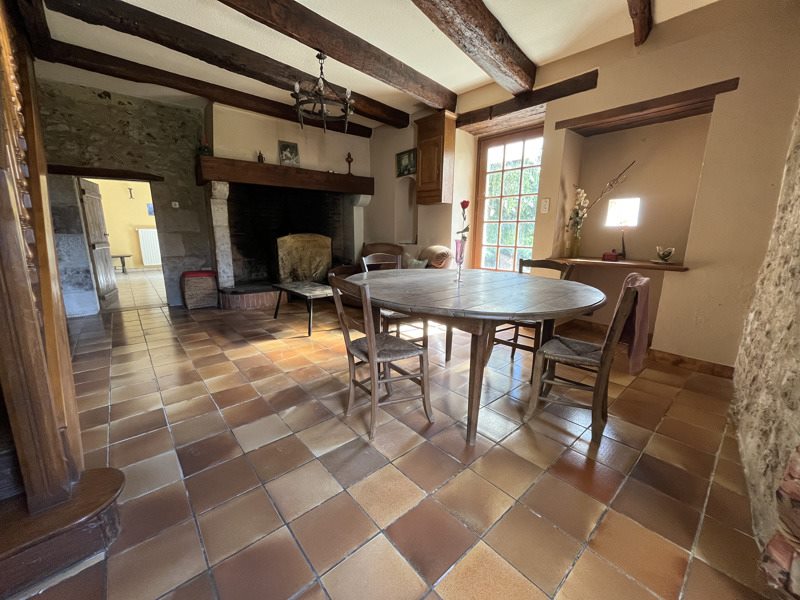 Vente Maison CHANTERAC - 7 pièces -155 m² - (24190)