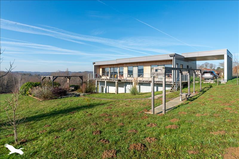 Maison Contemporaine à Loubejac