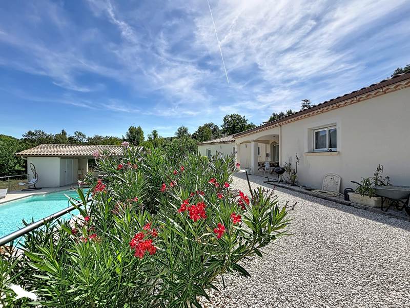 Maison 7 pièces 165 m² · à Courbiac · 165 m² · 410 000 €