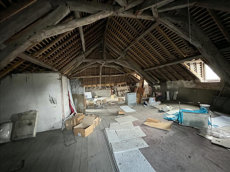 Vente Maison CHARENTON DU CHER - 7 pièces -201 m² - (18210)