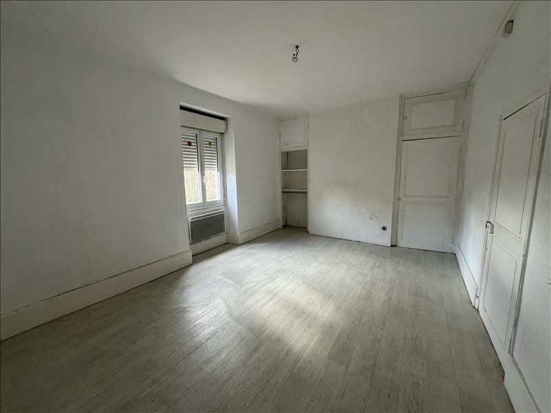 Vente Maison CHARENTON DU CHER - 7 pièces -201 m² - (18210)