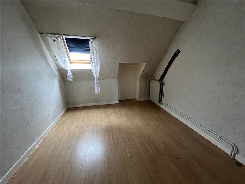 Vente Maison ST AMAND MONTROND - 5 pièces -121 m² - (18200)