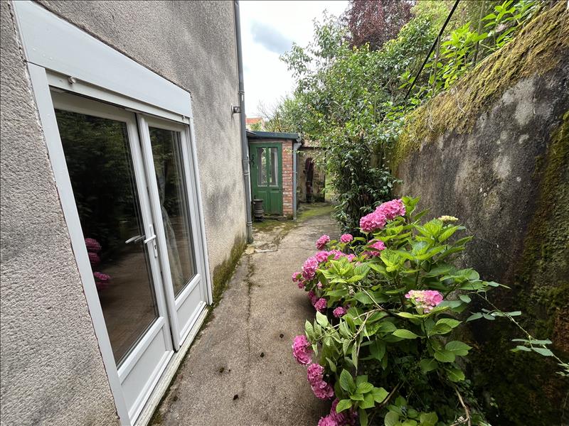 Vente Maison ST AMAND MONTROND - 5 pièces -121 m² - (18200)