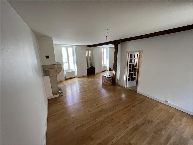 Vente Maison ST AMAND MONTROND - 6 pièces -133 m² - (18200)