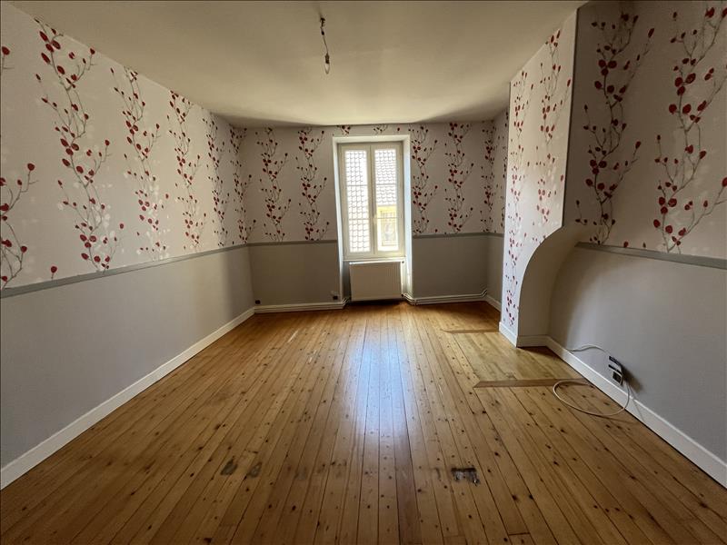 Vente Maison ST AMAND MONTROND - 6 pièces -133 m² - (18200)