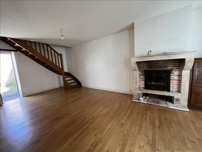 Vente Maison ST AMAND MONTROND - 6 pièces -133 m² - (18200)