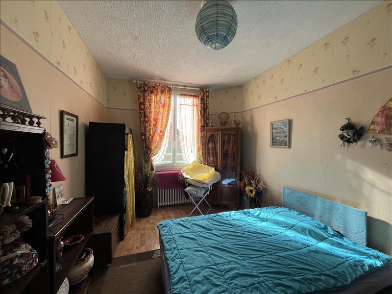 Vente Maison ST AMAND MONTROND - 5 pièces -79 m² - (18200)