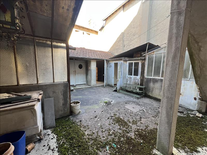 Vente Immeuble ST AMAND MONTROND - -  645 m² - (18200)