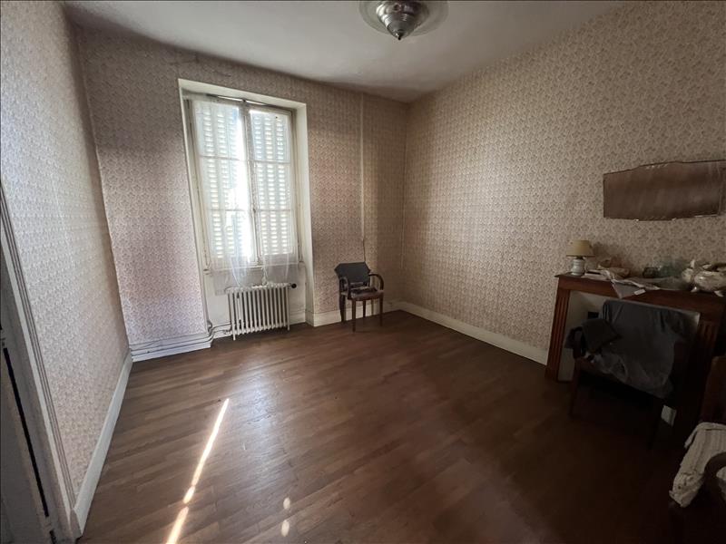 Vente Immeuble ST AMAND MONTROND - -  645 m² - (18200)