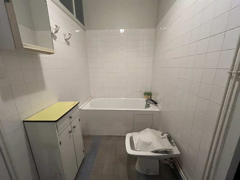 Vente Immeuble ST AMAND MONTROND - -  645 m² - (18200)