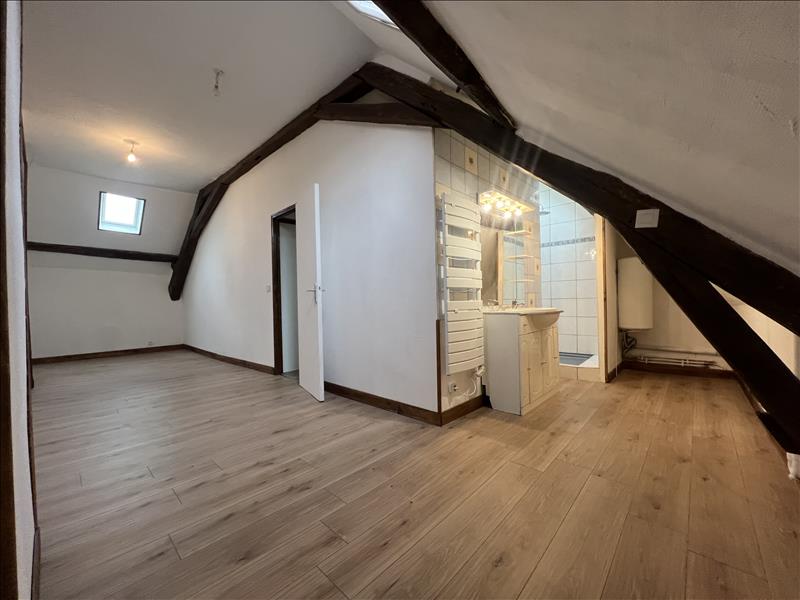 Vente Immeuble ST AMAND MONTROND - -  126 m² - (18200)