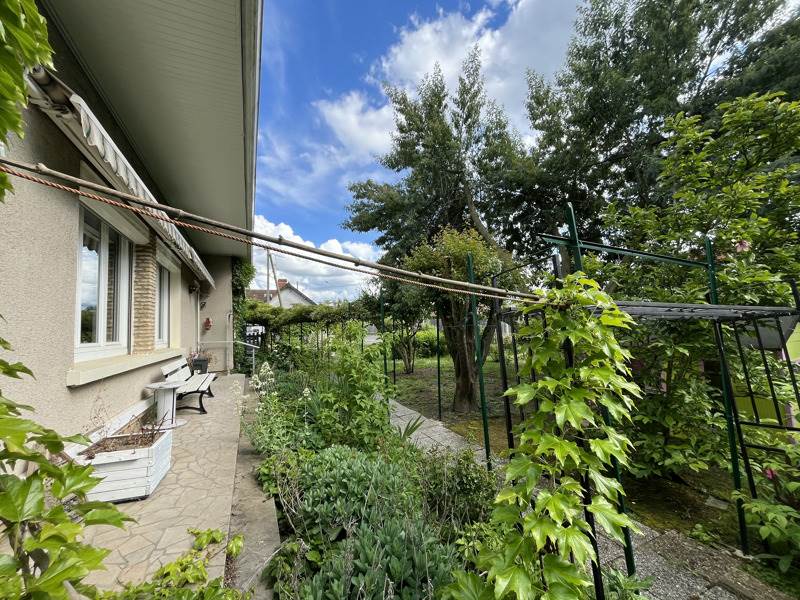 Vente Maison ST AMAND MONTROND - 7 pièces -136 m² - (18200)