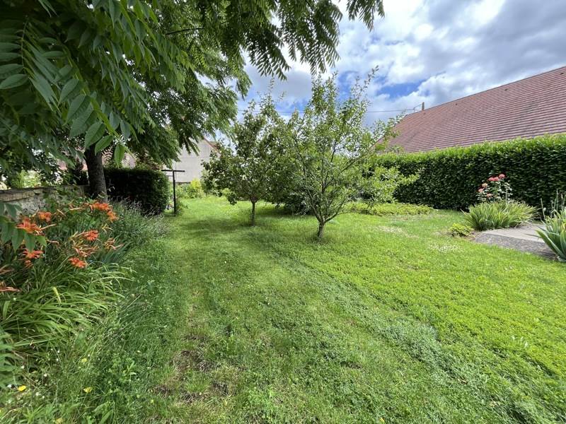 Vente Maison ST PIERRE LES ETIEUX - 6 pièces -178 m² - (18210)