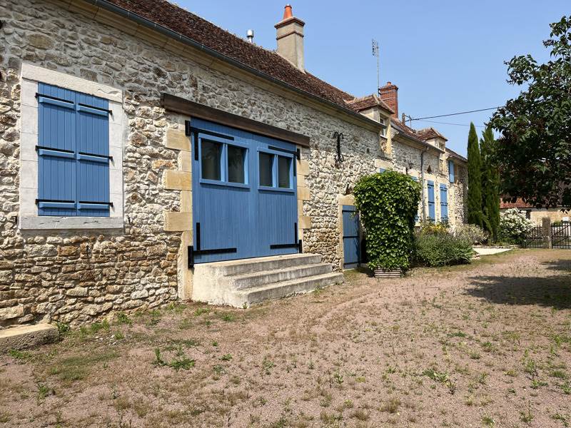 Vente Maison ST PIERRE LES ETIEUX - 6 pièces -178 m² - (18210)