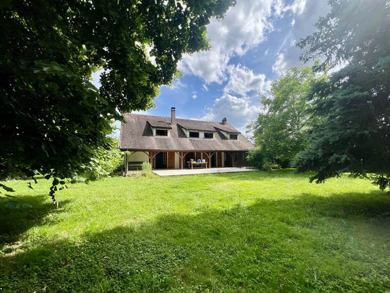 Vente Maison ST AMAND MONTROND - 8 pièces -220 m² - (18200)