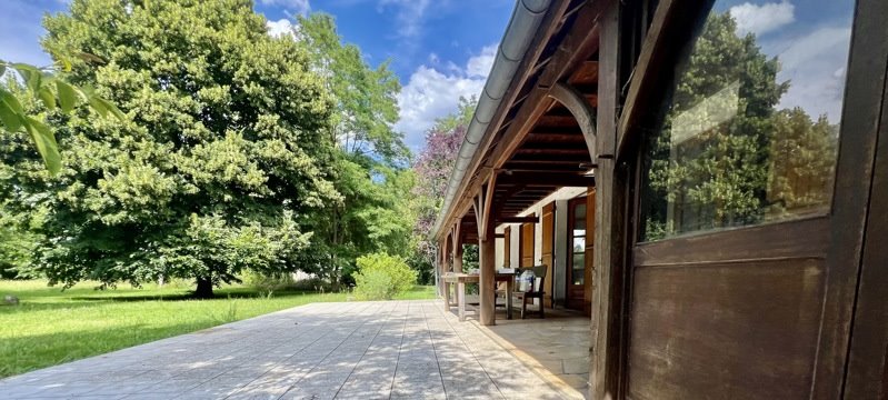 Vente Maison ST AMAND MONTROND - 8 pièces -220 m² - (18200)