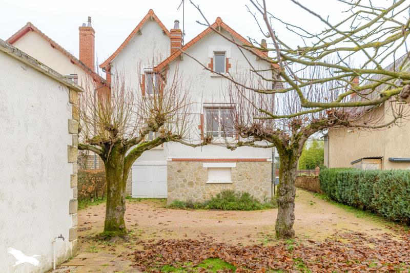 Vente Maison ST AMAND MONTROND - 5 pièces -120 m² - (18200)