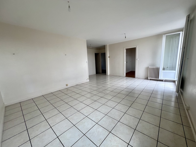 Vente Appartement ST AMAND MONTROND - 3 pièces -61 m² - (18200)