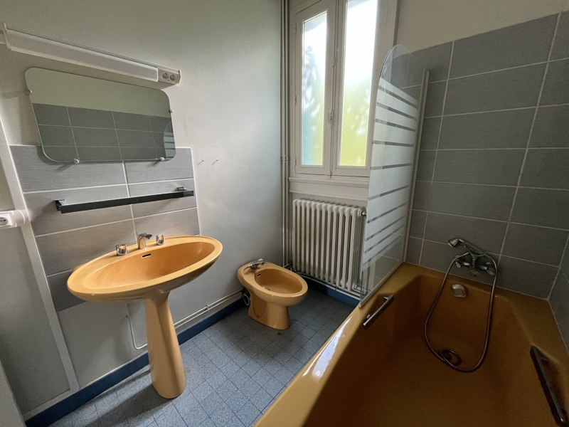 Vente Maison ST AMAND MONTROND - 5 pièces -130 m² - (18200)