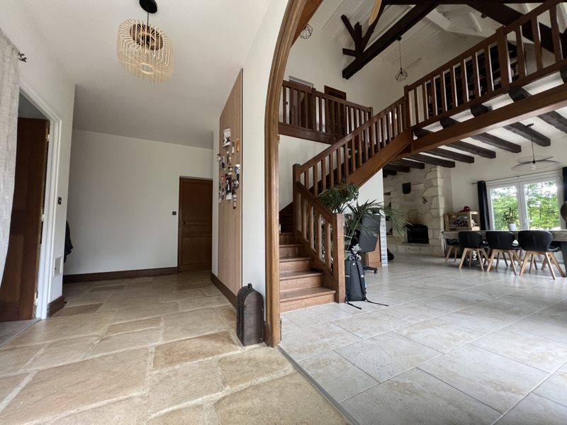 Vente Maison ST AMAND MONTROND - 9 pièces -240 m² - (18200)