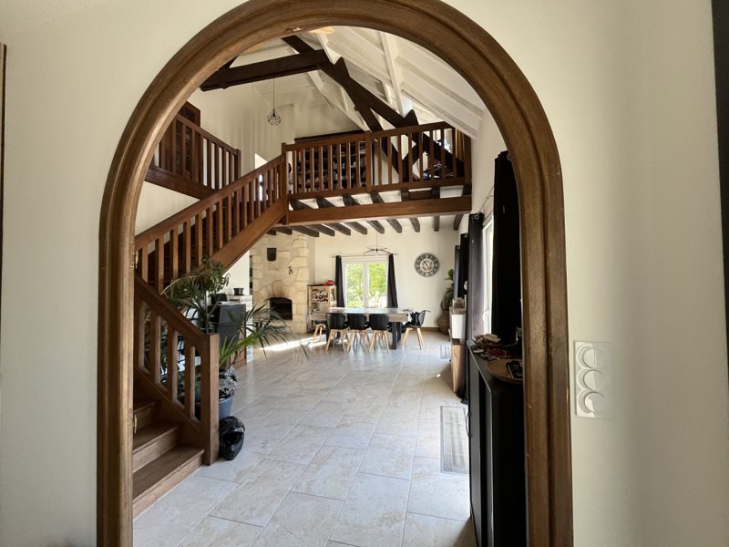 Vente Maison ST AMAND MONTROND - 9 pièces -240 m² - (18200)