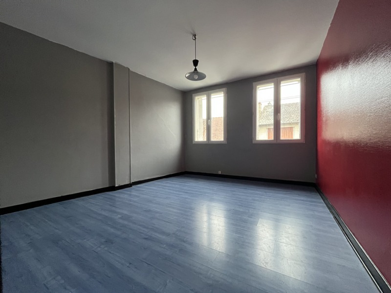 Vente Maison ST AMAND MONTROND - 5 pièces -121 m² - (18200)