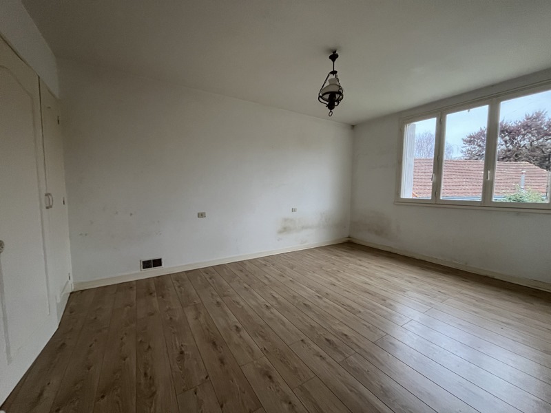 Vente Maison ST AMAND MONTROND - 5 pièces -121 m² - (18200)