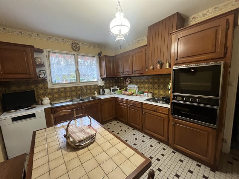 Vente Maison ST AMAND MONTROND - 7 pièces -125 m² - (18200)