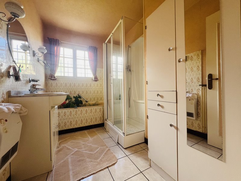 Vente Maison ST AMAND MONTROND - 7 pièces -125 m² - (18200)