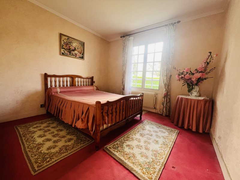 Vente Maison ST AMAND MONTROND - 7 pièces -125 m² - (18200)