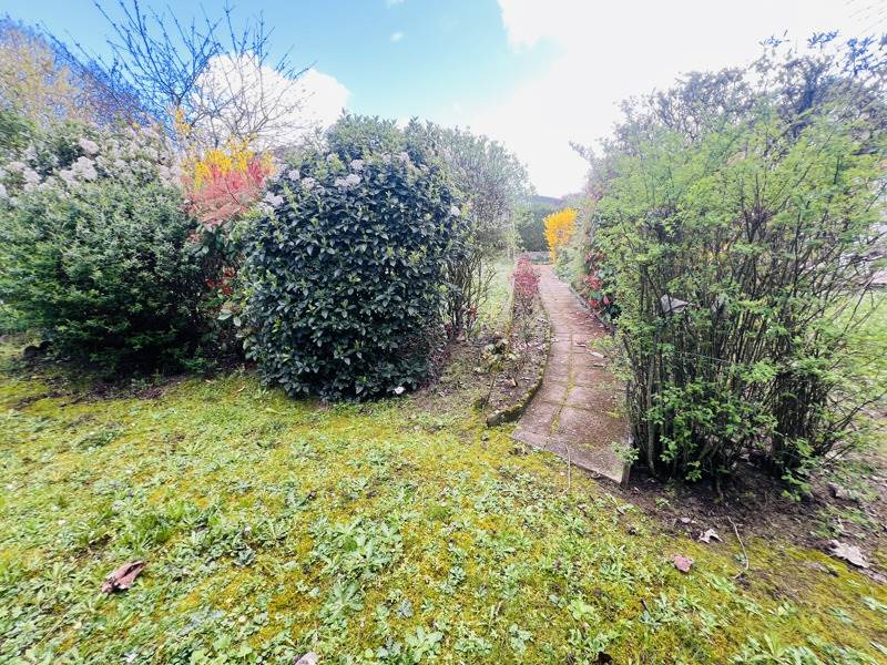 Vente Maison ST AMAND MONTROND - 7 pièces -125 m² - (18200)