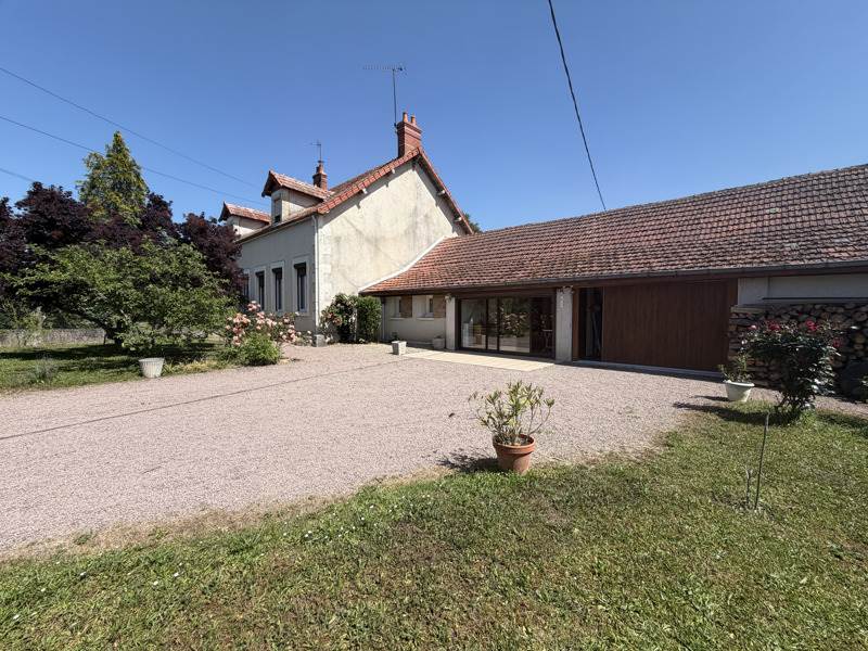Vente Maison LA CELLE 18200 8 pièces - 270 m²