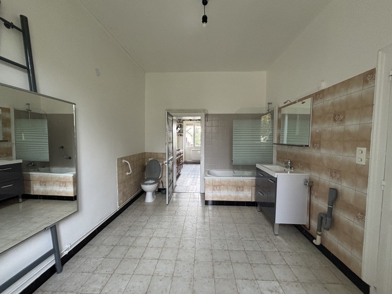 Vente Maison LA CELLE - 8 pièces -270 m² - (18200)