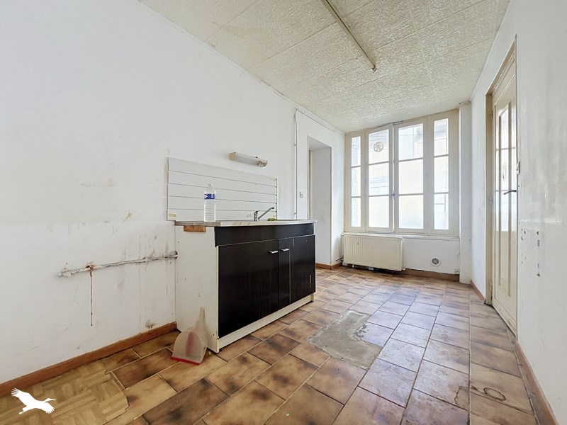 Vente Immeuble ST AMAND MONTROND - -  139 m² - (18200)