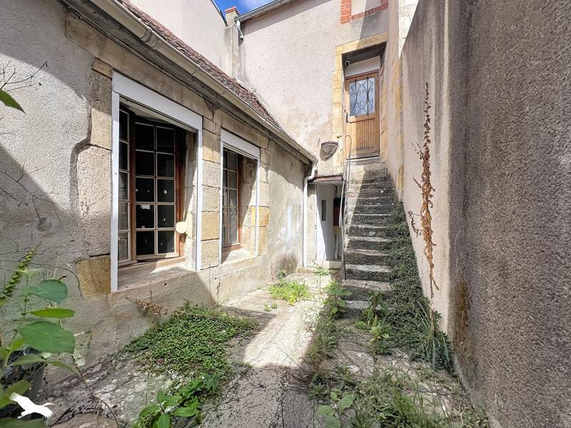 Vente Immeuble ST AMAND MONTROND - -  139 m² - (18200)