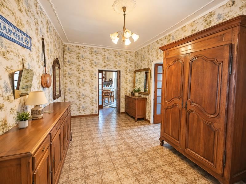 Vente Maison Saint-Amand-Montrond - 7 pièces -250 m² - (18200)
