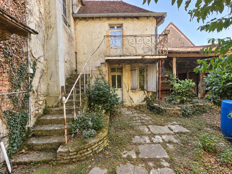 Vente Maison Saint-Amand-Montrond - 7 pièces -250 m² - (18200)