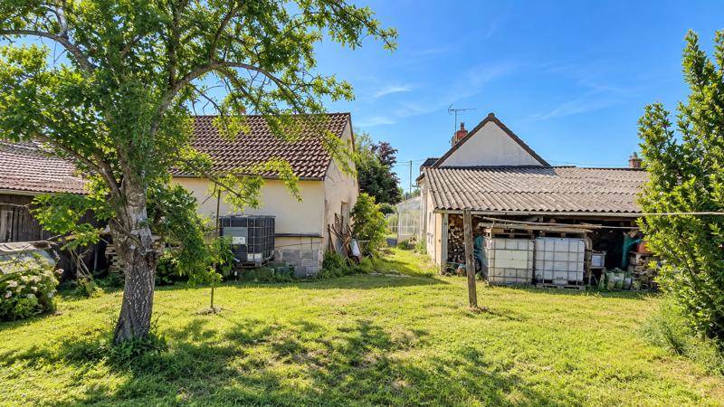 Vente Immeuble Saint-Amand-Montrond - -  265 m² - (18200)