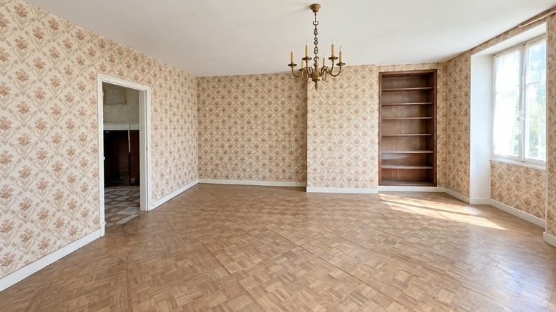 Vente Maison Nozières - 5 pièces -148 m² - (18200)