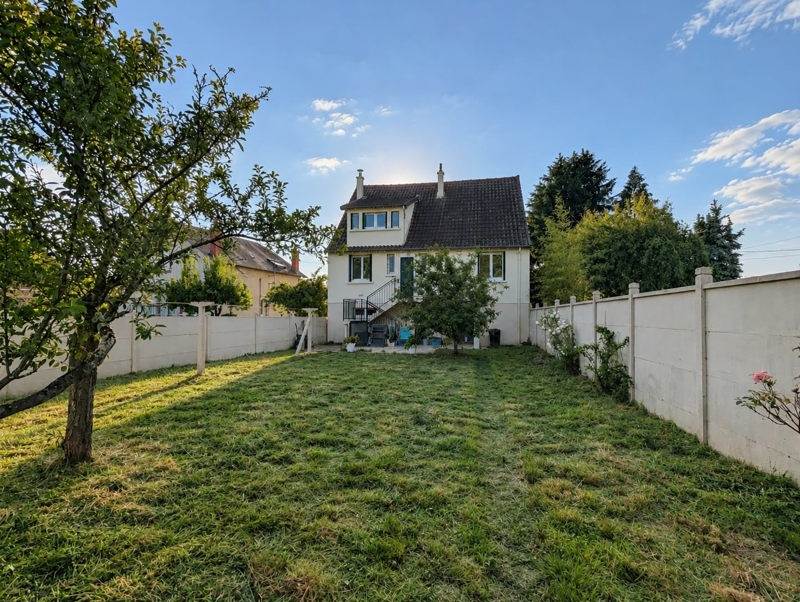 Vente Maison Saint-Amand-Montrond - 5 pièces -117 m² - (18200)