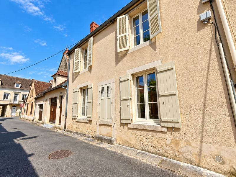 Vente Maison Saint-Amand-Montrond - 6 pièces -133 m² - (18200)
