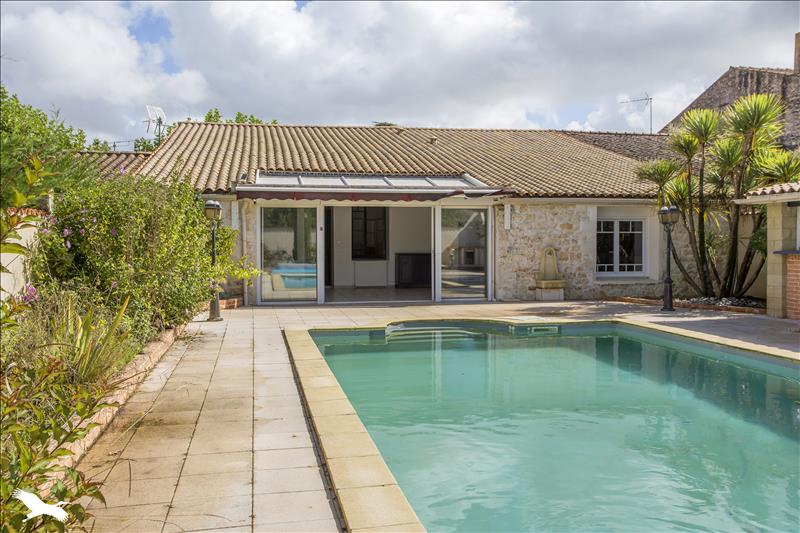 Vente Maison ECHILLAIS - 6 pièces -170 m² - (17620)
