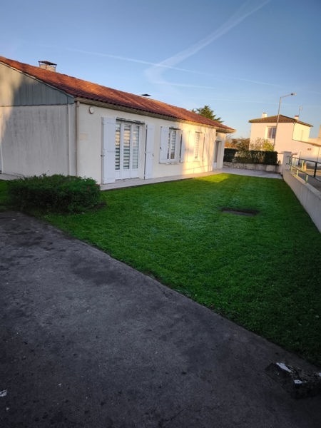 Vente Maison ECHILLAIS - 7 pièces -100 m² - (17620)