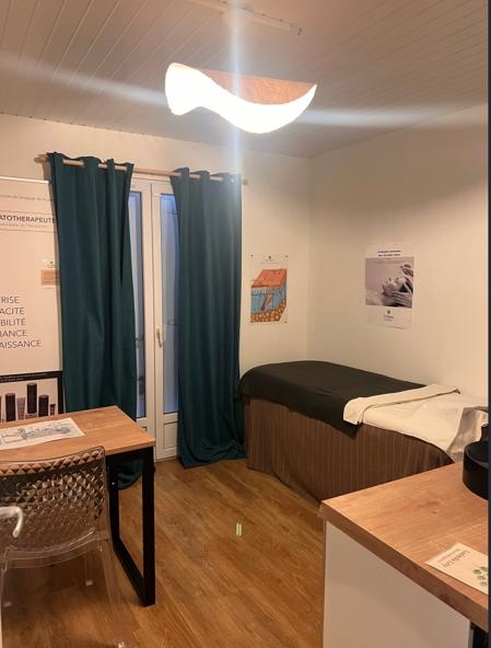 Vente Maison ECHILLAIS - 7 pièces -100 m² - (17620)