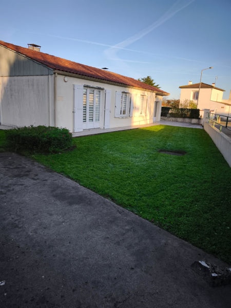 Vente Maison ECHILLAIS - 7 pièces -100 m² - (17620)