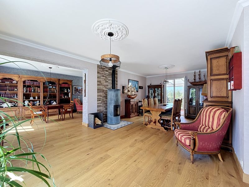 Maison 6 pièces 151 m² · à Rochefort · 151 m² · 372 000 €