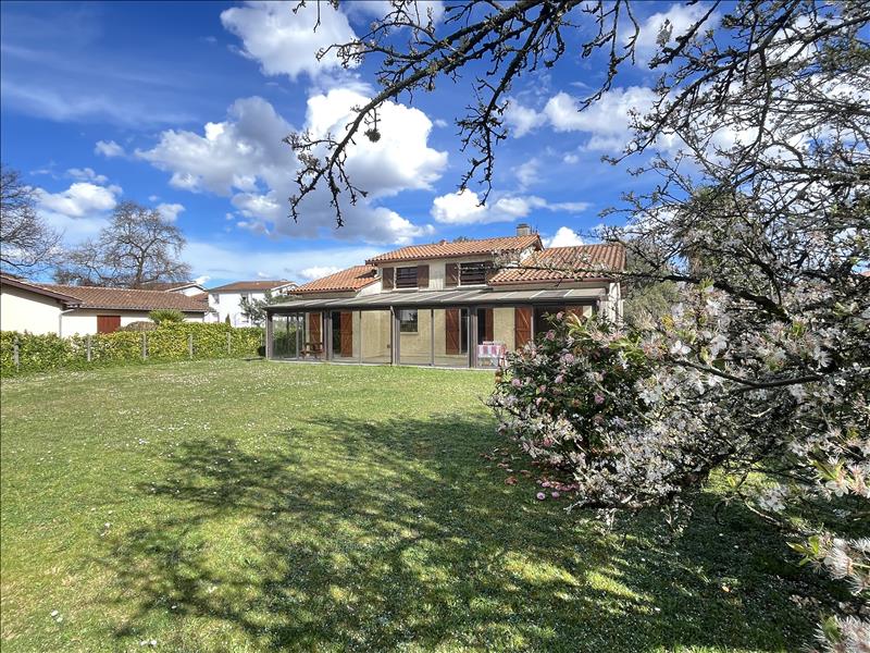 Vente Maison MERIGNAC - 8 pièces -144 m² - (33700)