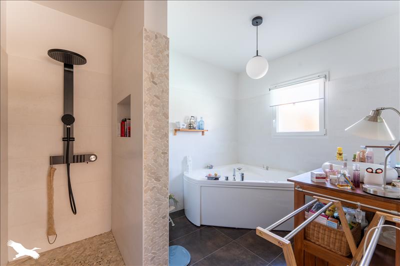 Vente Maison MERIGNAC - 6 pièces -167 m² - (33700)