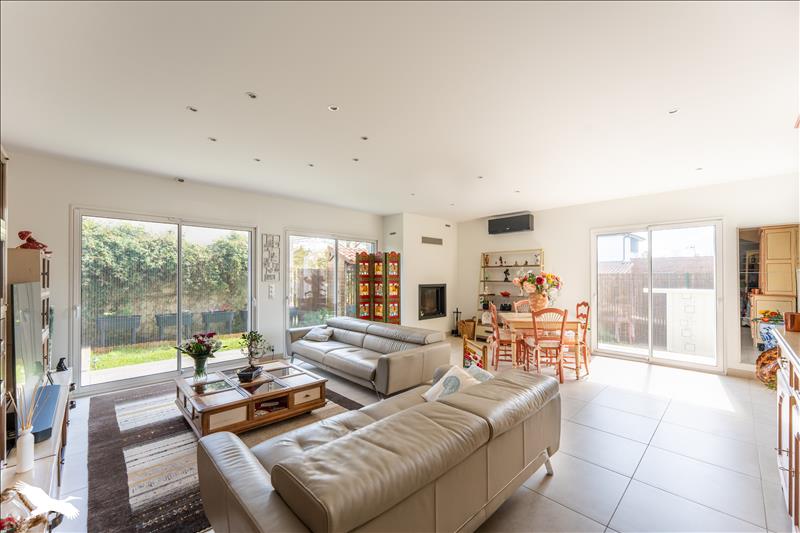 Vente Maison MERIGNAC - 6 pièces -167 m² - (33700)